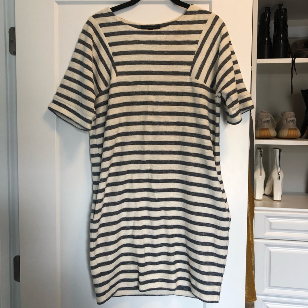 Banana republic dress with packets.